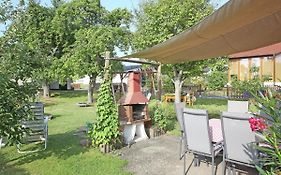 Spacious Apartment in Pracht near Forest