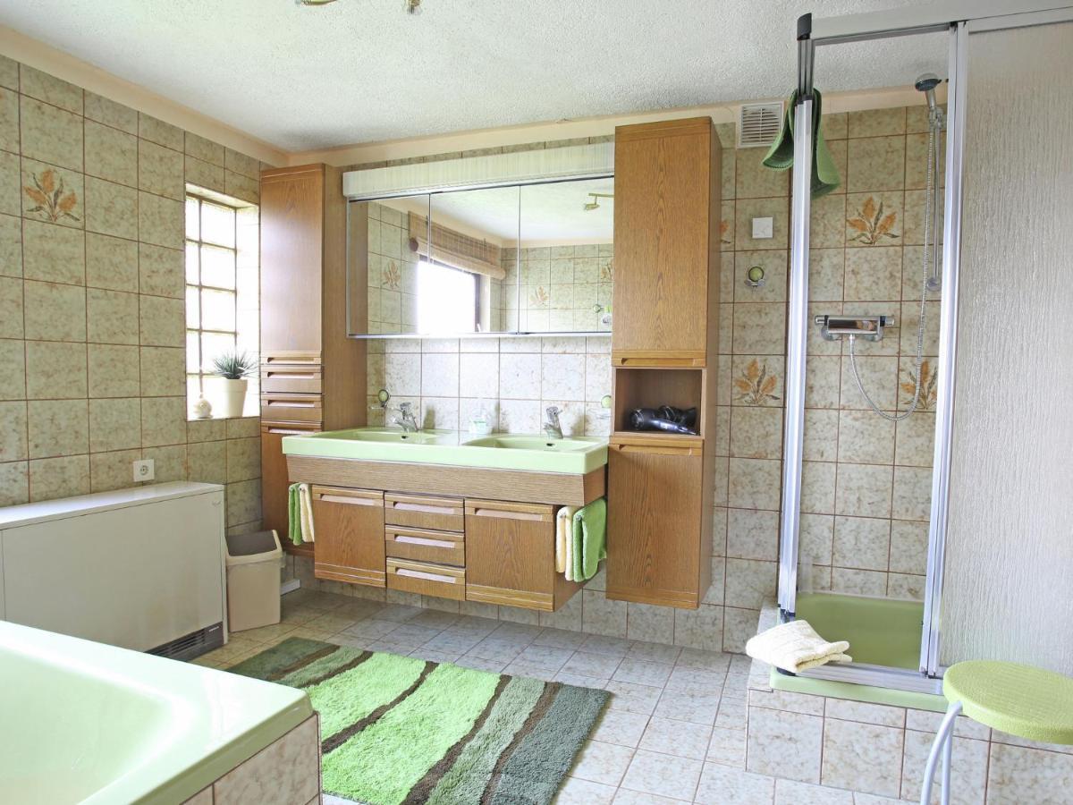 Spacious Apartment in Pracht near Forest Exterior foto